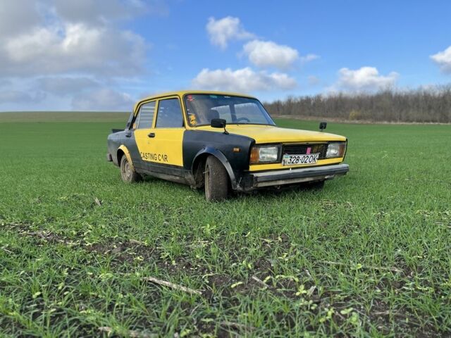 Желтый ВАЗ 2105, объемом двигателя 0 л и пробегом 3 тыс. км за 574 $, фото 2 на Automoto.ua