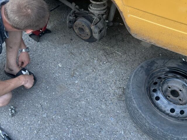 Желтый ВАЗ 2105, объемом двигателя 1.7 л и пробегом 3 тыс. км за 553 $, фото 7 на Automoto.ua