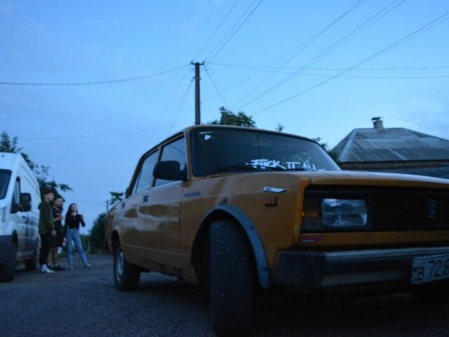 Желтый ВАЗ 2105, объемом двигателя 1.7 л и пробегом 3 тыс. км за 553 $, фото 1 на Automoto.ua