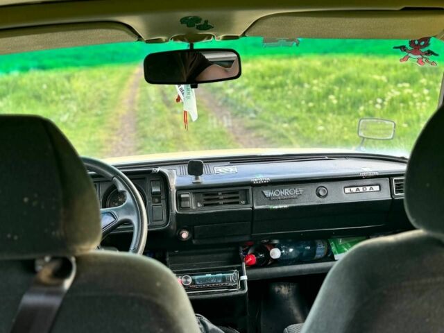 Желтый ВАЗ 2105, объемом двигателя 0 л и пробегом 1 тыс. км за 25000 $, фото 5 на Automoto.ua