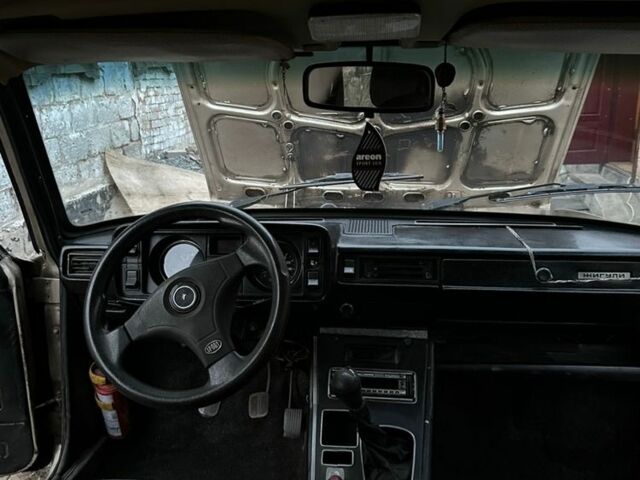 Серый ВАЗ 2105, объемом двигателя 1.5 л и пробегом 100 тыс. км за 952 $, фото 5 на Automoto.ua