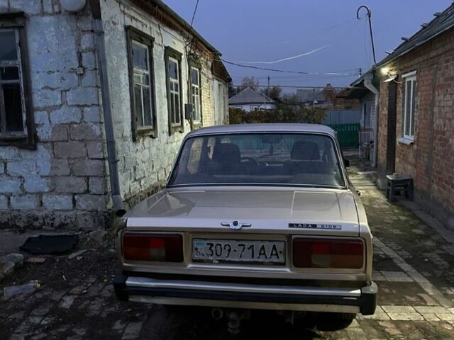 Серый ВАЗ 2105, объемом двигателя 1.5 л и пробегом 100 тыс. км за 952 $, фото 2 на Automoto.ua