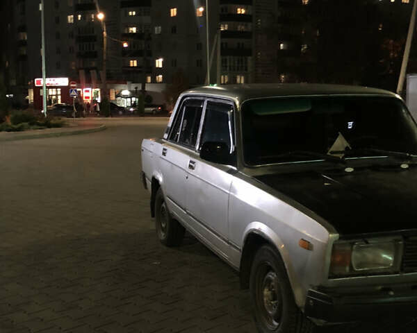 Серый ВАЗ 2105, объемом двигателя 1.5 л и пробегом 50 тыс. км за 1000 $, фото 5 на Automoto.ua