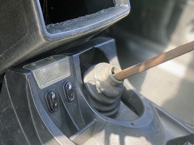 Сірий ВАЗ 2105, об'ємом двигуна 1.6 л та пробігом 200 тис. км за 300 $, фото 6 на Automoto.ua