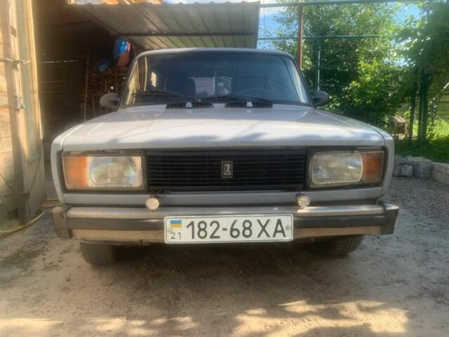Серый ВАЗ 2105, объемом двигателя 1.5 л и пробегом 200 тыс. км за 900 $, фото 4 на Automoto.ua