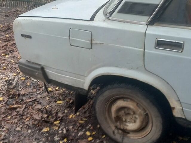 Серый ВАЗ 2105, объемом двигателя 0 л и пробегом 200 тыс. км за 405 $, фото 2 на Automoto.ua