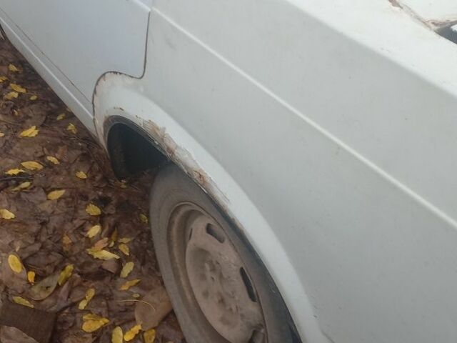 Серый ВАЗ 2105, объемом двигателя 0 л и пробегом 200 тыс. км за 405 $, фото 4 на Automoto.ua