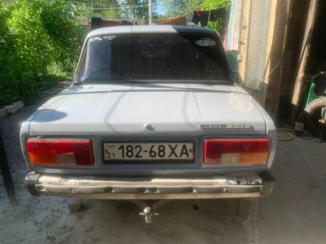 Серый ВАЗ 2105, объемом двигателя 1.5 л и пробегом 200 тыс. км за 900 $, фото 1 на Automoto.ua