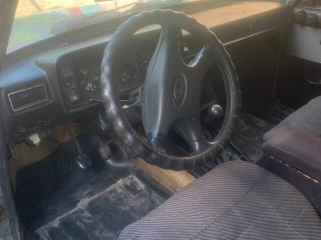 Серый ВАЗ 2105, объемом двигателя 1.5 л и пробегом 200 тыс. км за 900 $, фото 2 на Automoto.ua