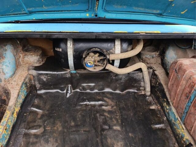 Синий ВАЗ 2105, объемом двигателя 1.3 л и пробегом 120 тыс. км за 286 $, фото 6 на Automoto.ua