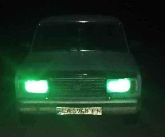 Синий ВАЗ 2105, объемом двигателя 1.5 л и пробегом 3 тыс. км за 728 $, фото 1 на Automoto.ua