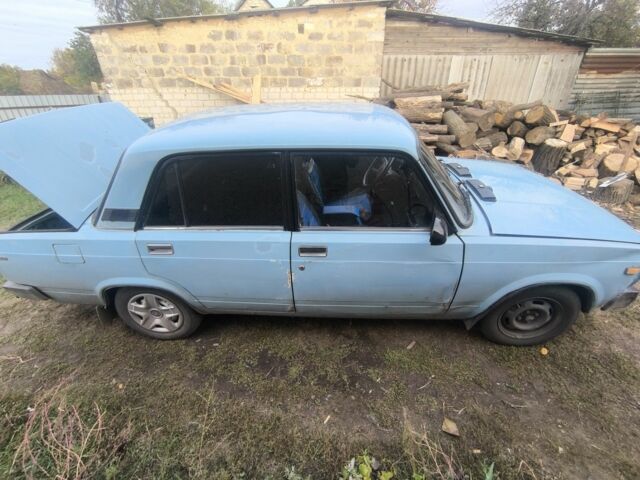 Синий ВАЗ 2105, объемом двигателя 1.5 л и пробегом 100 тыс. км за 597 $, фото 1 на Automoto.ua