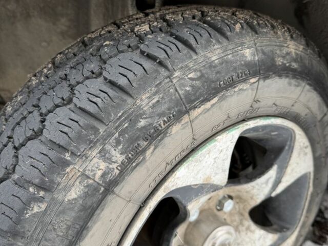 Синий ВАЗ 2105, объемом двигателя 1.5 л и пробегом 200 тыс. км за 300 $, фото 6 на Automoto.ua