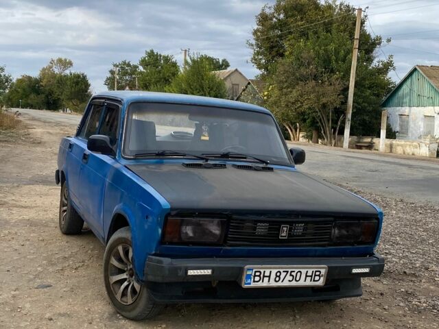 Синий ВАЗ 2105, объемом двигателя 1.5 л и пробегом 2 тыс. км за 596 $, фото 3 на Automoto.ua