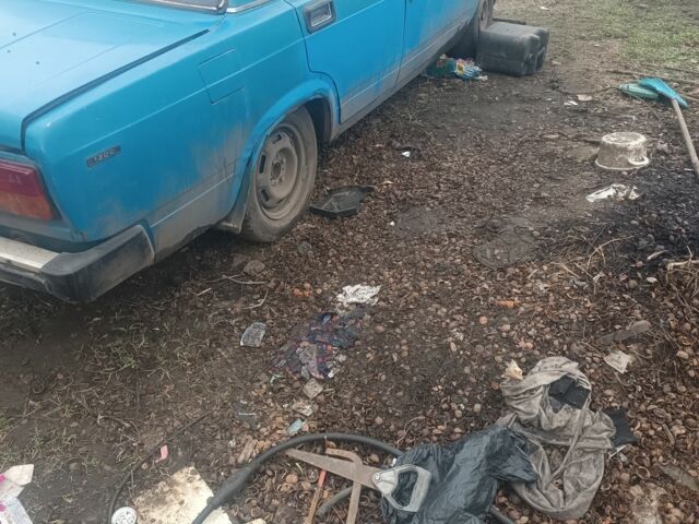 Синий ВАЗ 2105, объемом двигателя 0 л и пробегом 1 тыс. км за 426 $, фото 2 на Automoto.ua