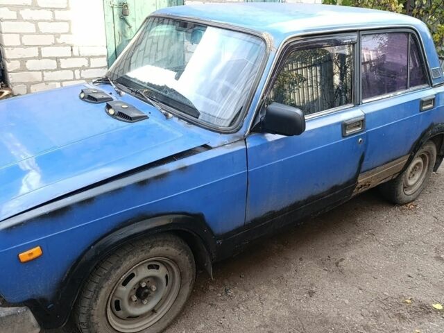 Синий ВАЗ 2105, объемом двигателя 1.2 л и пробегом 200 тыс. км за 726 $, фото 4 на Automoto.ua