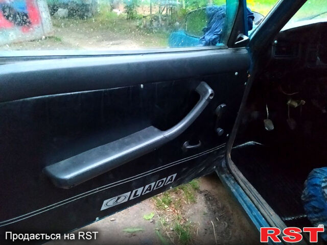 Синий ВАЗ 2105, объемом двигателя 1.3 л и пробегом 300 тыс. км за 500 $, фото 1 на Automoto.ua