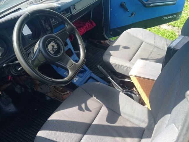 Синий ВАЗ 2105, объемом двигателя 5 л и пробегом 356 тыс. км за 14000 $, фото 3 на Automoto.ua