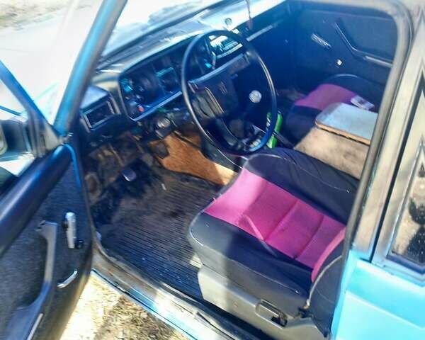 Синий ВАЗ 2105, объемом двигателя 1.5 л и пробегом 200 тыс. км за 530 $, фото 4 на Automoto.ua
