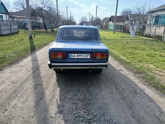 Синий ВАЗ 2105, объемом двигателя 1.2 л и пробегом 555 тыс. км за 407 $, фото 2 на Automoto.ua
