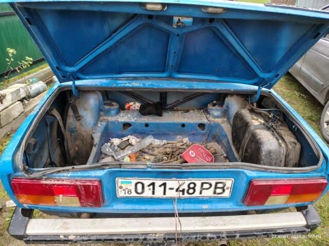 Синий ВАЗ 2105, объемом двигателя 1 л и пробегом 100 тыс. км за 120 $, фото 2 на Automoto.ua