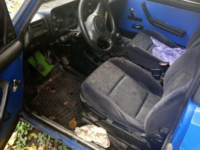 Синий ВАЗ 2105, объемом двигателя 8 л и пробегом 90 тыс. км за 408 $, фото 7 на Automoto.ua