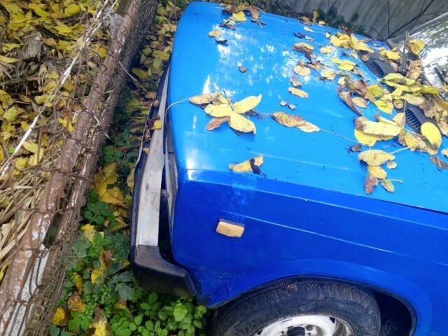 Синий ВАЗ 2105, объемом двигателя 8 л и пробегом 90 тыс. км за 408 $, фото 5 на Automoto.ua