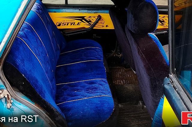 Синий ВАЗ 2105, объемом двигателя 1.5 л и пробегом 0 тыс. км за 430 $, фото 5 на Automoto.ua