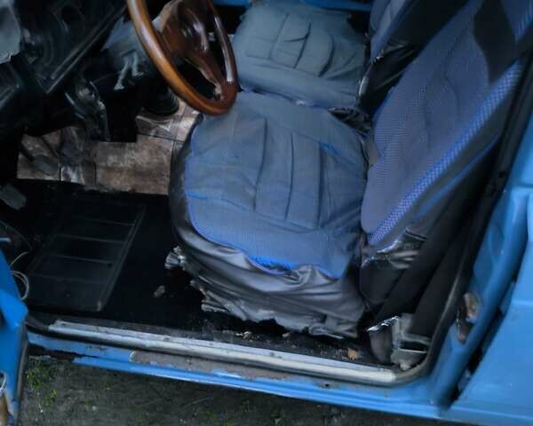 Синий ВАЗ 2105, объемом двигателя 1.3 л и пробегом 200 тыс. км за 500 $, фото 3 на Automoto.ua
