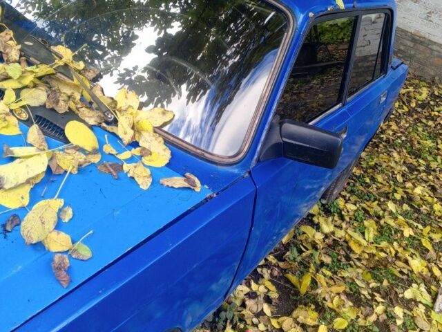 Синий ВАЗ 2105, объемом двигателя 8 л и пробегом 90 тыс. км за 408 $, фото 3 на Automoto.ua