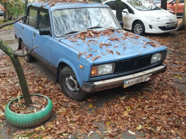 Синий ВАЗ 2105, объемом двигателя 1.5 л и пробегом 300 тыс. км за 476 $, фото 1 на Automoto.ua