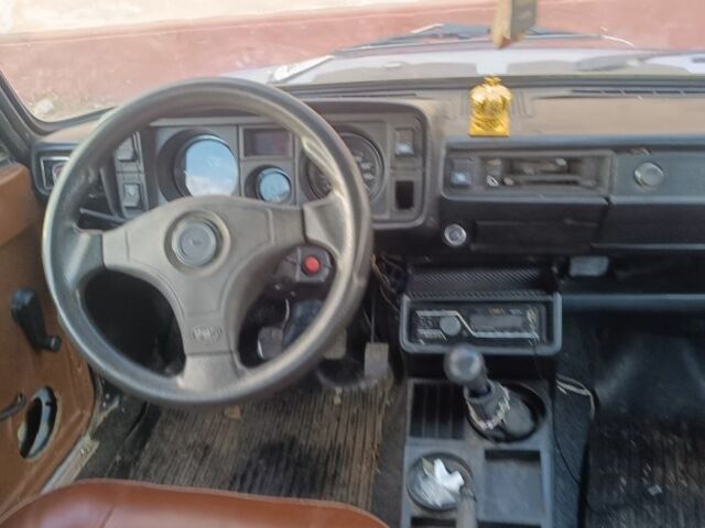 Синий ВАЗ 2105, объемом двигателя 1.2 л и пробегом 350 тыс. км за 300 $, фото 3 на Automoto.ua