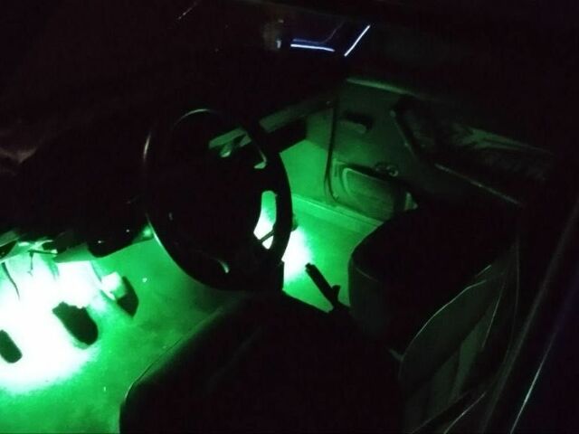 Синий ВАЗ 2105, объемом двигателя 1.3 л и пробегом 3 тыс. км за 406 $, фото 4 на Automoto.ua