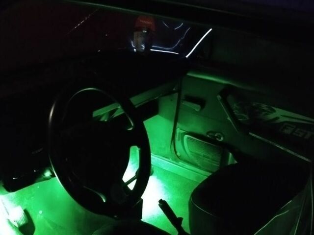 Синий ВАЗ 2105, объемом двигателя 1.3 л и пробегом 3 тыс. км за 406 $, фото 3 на Automoto.ua