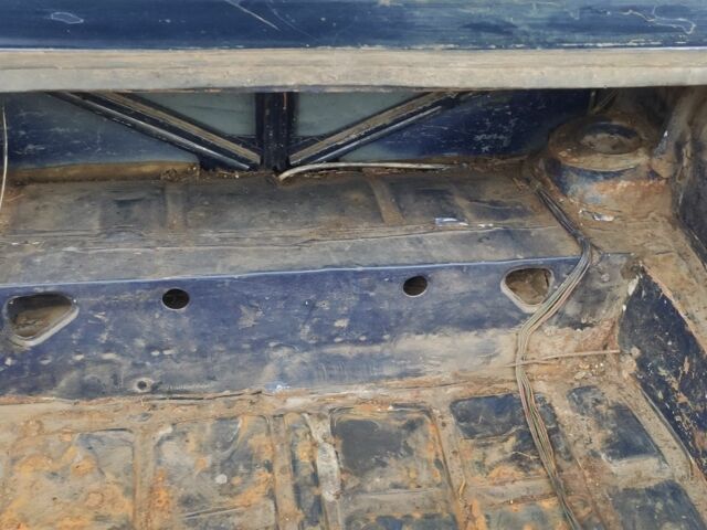 Синий ВАЗ 2105, объемом двигателя 1 л и пробегом 2 тыс. км за 274 $, фото 5 на Automoto.ua