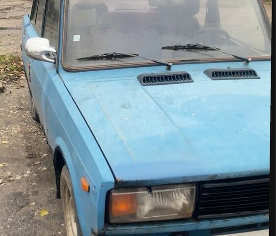 Синий ВАЗ 2105, объемом двигателя 1.5 л и пробегом 100 тыс. км за 321 $, фото 2 на Automoto.ua