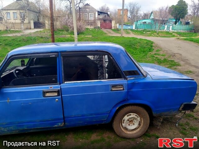 Синий ВАЗ 2105, объемом двигателя 1.2 л и пробегом 0 тыс. км за 400 $, фото 6 на Automoto.ua