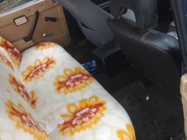 Синий ВАЗ 2105, объемом двигателя 0 л и пробегом 111 тыс. км за 250 $, фото 2 на Automoto.ua