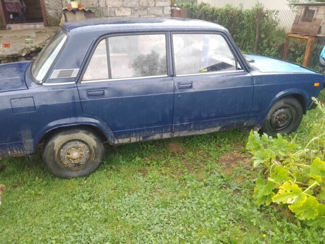 Синий ВАЗ 2105, объемом двигателя 0 л и пробегом 111 тыс. км за 250 $, фото 6 на Automoto.ua