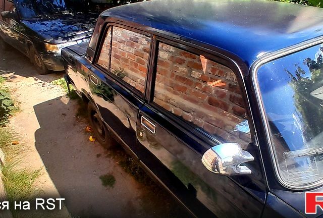 Синій ВАЗ 2105, об'ємом двигуна 1.5 л та пробігом 200 тис. км за 410 $, фото 4 на Automoto.ua