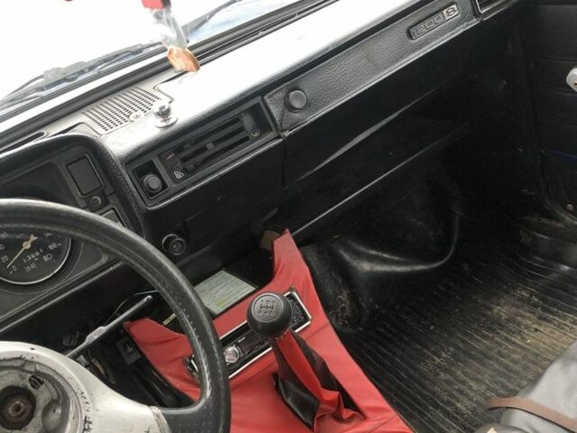 Синий ВАЗ 2105, объемом двигателя 1.5 л и пробегом 262 тыс. км за 453 $, фото 6 на Automoto.ua