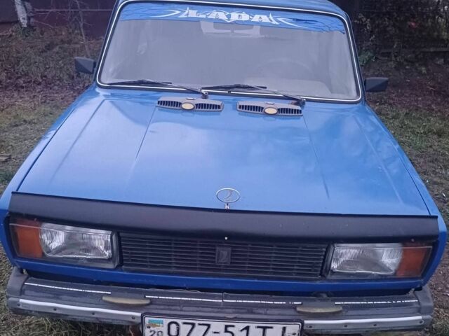 Синий ВАЗ 2105, объемом двигателя 1.5 л и пробегом 150 тыс. км за 368 $, фото 2 на Automoto.ua