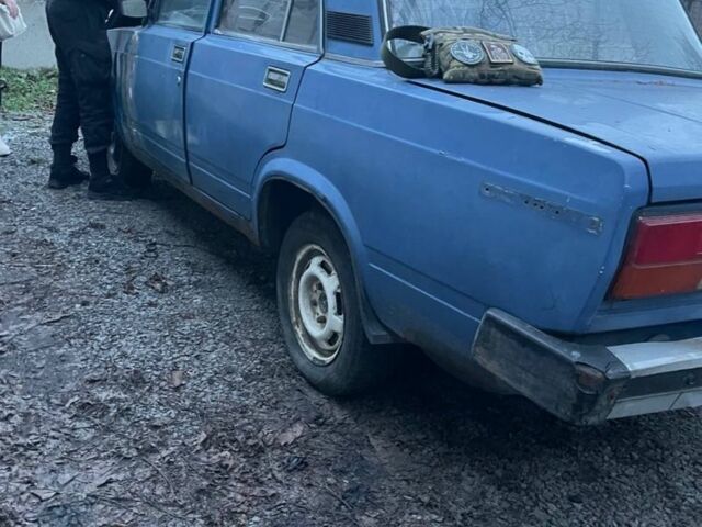 Синій ВАЗ 2105, об'ємом двигуна 1.5 л та пробігом 300 тис. км за 450 $, фото 2 на Automoto.ua