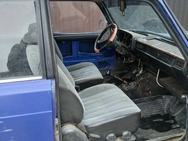 Синий ВАЗ 2105, объемом двигателя 1.5 л и пробегом 200 тыс. км за 179 $, фото 2 на Automoto.ua