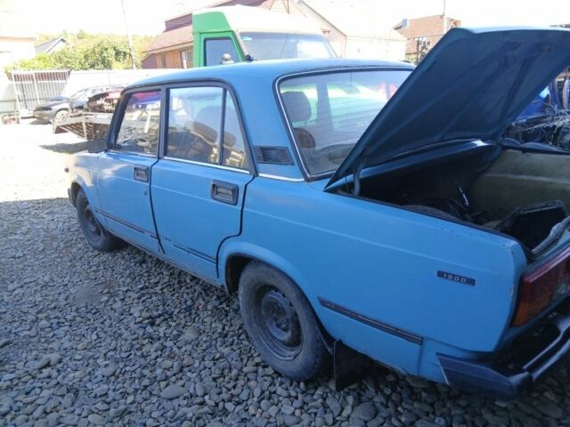 Синий ВАЗ 2105, объемом двигателя 1.5 л и пробегом 300 тыс. км за 349 $, фото 5 на Automoto.ua
