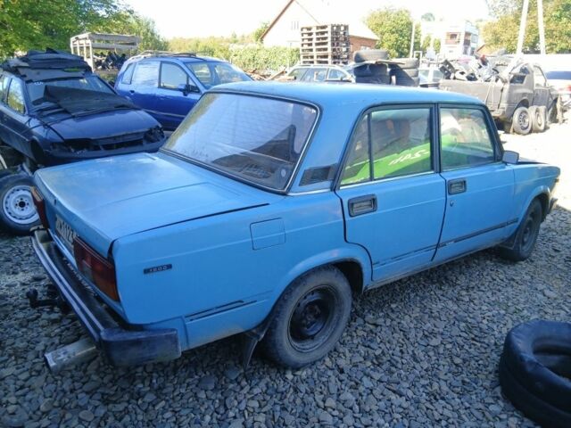 Синий ВАЗ 2105, объемом двигателя 1.5 л и пробегом 300 тыс. км за 349 $, фото 4 на Automoto.ua