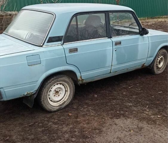 Синий ВАЗ 2105, объемом двигателя 1.3 л и пробегом 1000 тыс. км за 426 $, фото 3 на Automoto.ua
