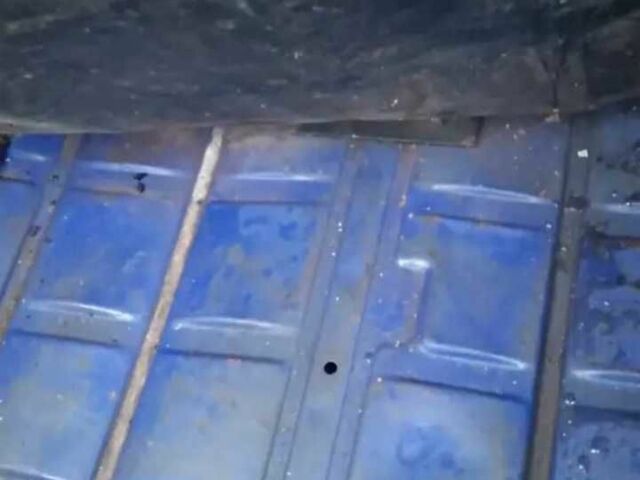 Синий ВАЗ 2105, объемом двигателя 1.3 л и пробегом 77 тыс. км за 650 $, фото 2 на Automoto.ua