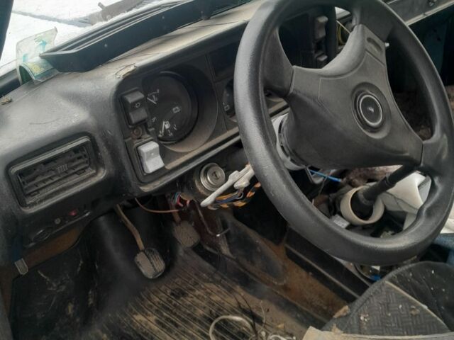 Синій ВАЗ 2105, об'ємом двигуна 1.5 л та пробігом 333 тис. км за 346 $, фото 6 на Automoto.ua