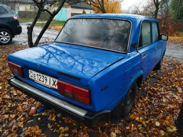 Синий ВАЗ 2105, объемом двигателя 1.5 л и пробегом 200 тыс. км за 450 $, фото 2 на Automoto.ua